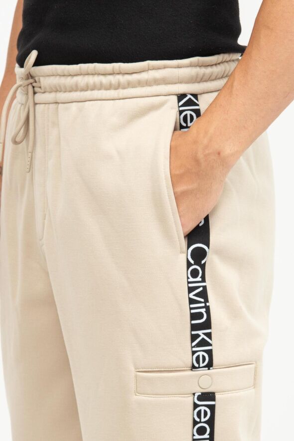 CUT OFF LOGO TAPE HWK PANT - 473