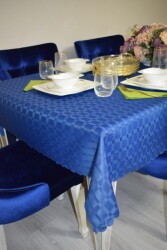 Dertsiz Işlemeli 150x150 Masa Örtüsü - 382
